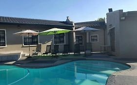 Urlyfstyle Cottage 10Km From Or Tambo Int Airport